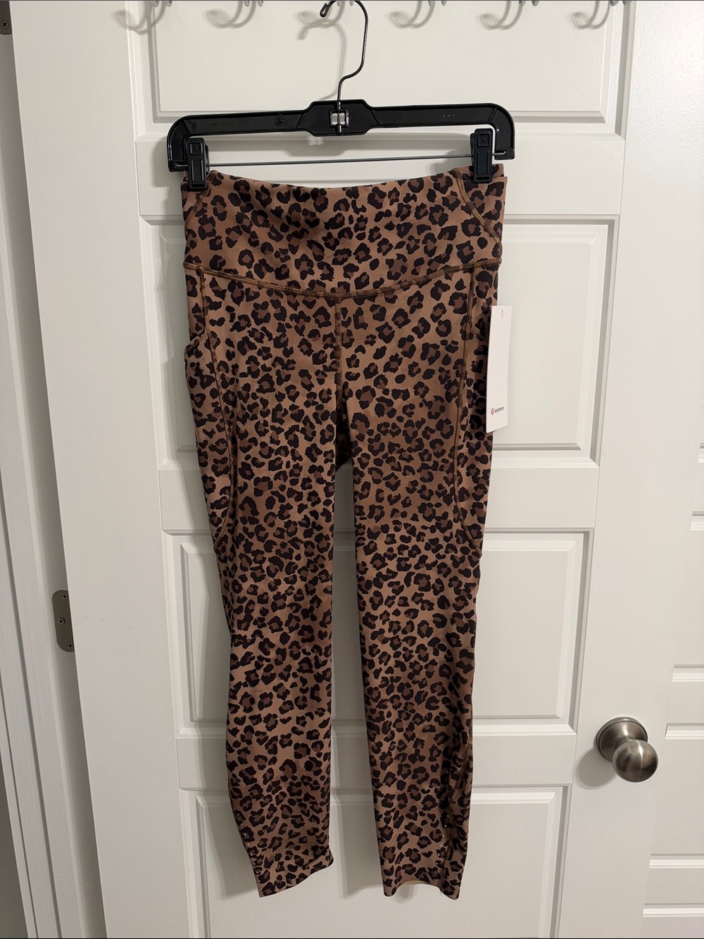 Lululemon Women’s Leopard Print Legging